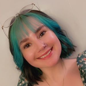 Meet your Posher, Kayla